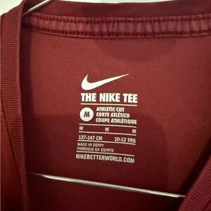 Nike Women's Muscle Tee in Maroon